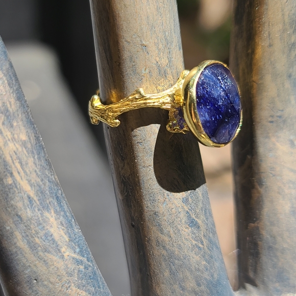 Sapphire 12k beveled cushion cut gem set in sterling & gold ring sz5.75 - Picture 4 of 5